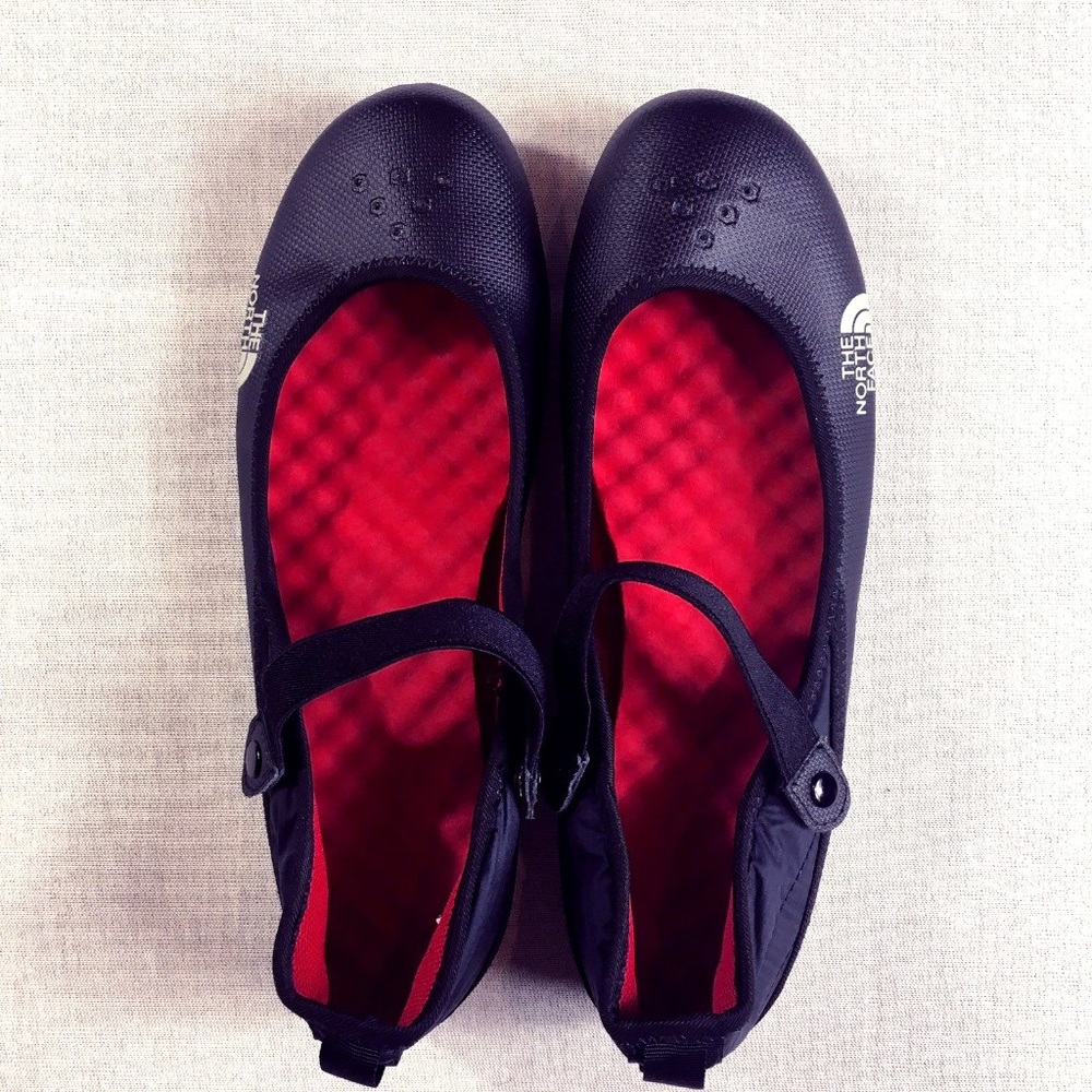 The North Face Size 9 Women's Athletic Black Shoes